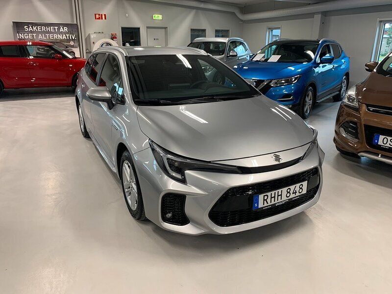 Begagnad Suzuki Swace 98 HK (72 kW) 2023 Grå Kombi
