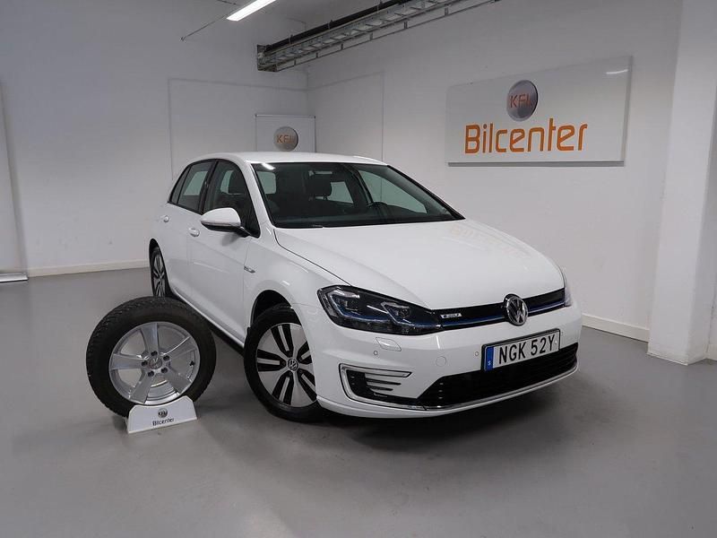 Vit Begagnad 2020 VW e-Golf Halvkombi | 209 900 kr (Marknadspris) - Bild 1/3