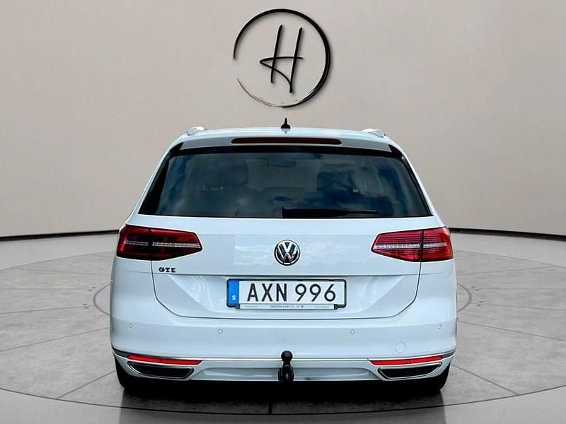 Begagnad VW Passat GTE 218 HK (160 kW) 2016 Vit Kombi
