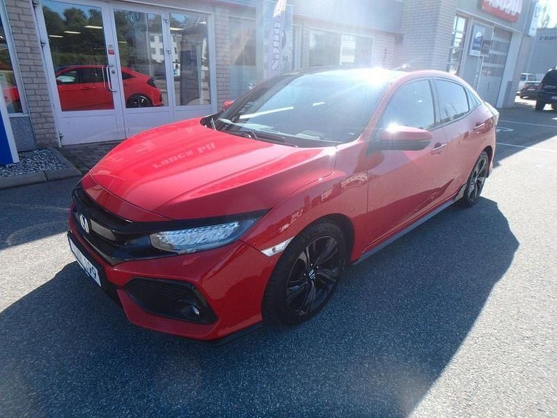 Röd Begagnad 2017 Honda Civic Sport Plus Halvkombi | 174 900 kr (Marknadspris) - Bild 1/4