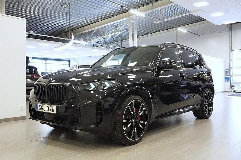 Svart Begagnad 2024 BMW X5 M Sport SUV | 969 800 kr (Dyr) - Bild 1/4