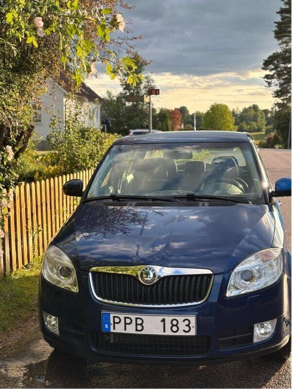 Blå Begagnad 2008 Skoda Fabia Halvkombi | 29 900 kr (Superpris) - Bild 1/4