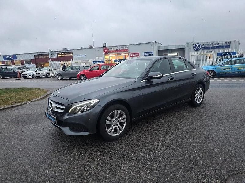 Mörkgrå Begagnad 2014 Mercedes C220 Sedan | 179 900 kr (Bra pris) - Bild 1/4