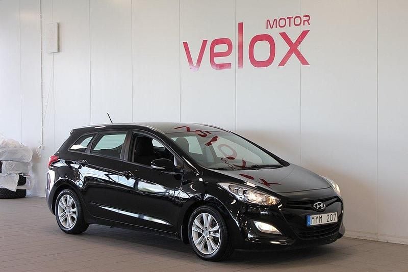 Svart Begagnad 2012 Hyundai i30 Kombi | 69 900 kr (Marknadspris) - Bild 1/4