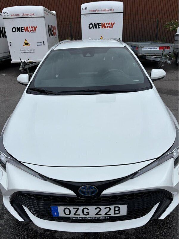 Vit Begagnad 2020 Toyota Corolla Active Kombi | 249 000 kr (Marknadspris) - Bild 1/4