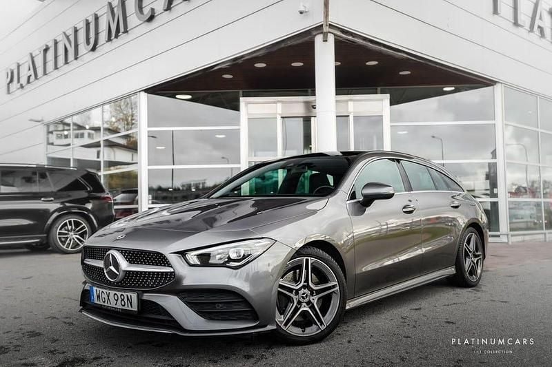 Bergsgrå Begagnad 2021 Mercedes CLA200 Shooting Brake AMG Kombi | 288 000 kr (Marknadspris) - Bild 1/4