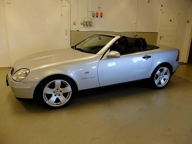 Grå Begagnad 2000 Mercedes SLK230 Cab | 79 000 kr - Bild 1/4