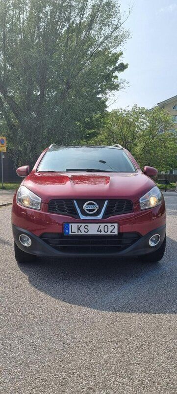 Röd Begagnad 2011 Nissan Qashqai +2 SUV | 60 000 kr (Bra pris) - Bild 1/4