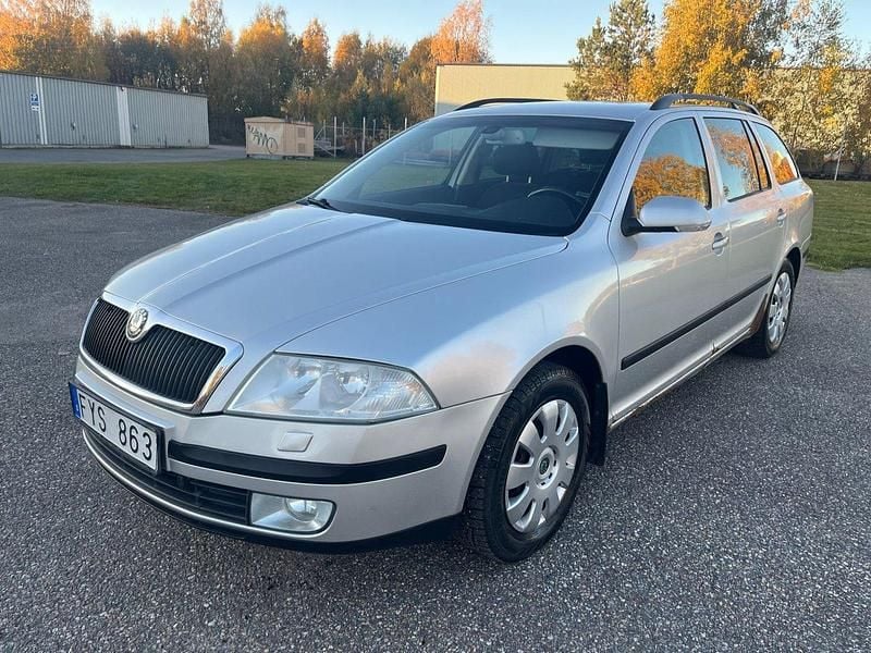 Silver Begagnad 2007 Skoda Octavia Kombi | 19 900 kr (Superpris) - Bild 1/4