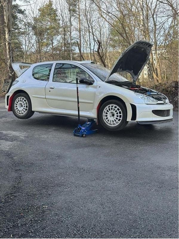 Grå Begagnad 2005 Peugeot 206 RC Halvkombi | 100 000 kr - Bild 1/4