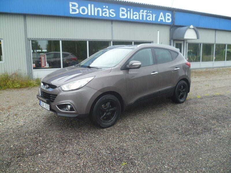 Ljusbrun Begagnad 2011 Hyundai ix35 Premium SUV | 119 000 kr (Lite dyr) - Bild 1/4