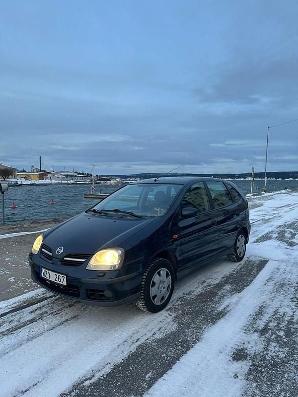 Begagnad 2005 Nissan Almera Tino Minibuss | 10 000 kr - Bild 1/4
