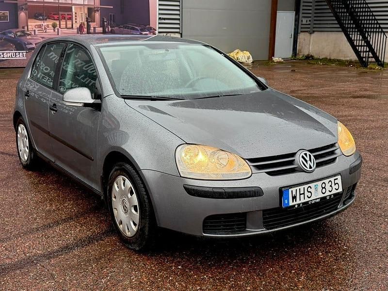 Begagnad 2005 VW Golf IV Halvkombi | 33 500 kr (Marknadspris) - Bild 1/4