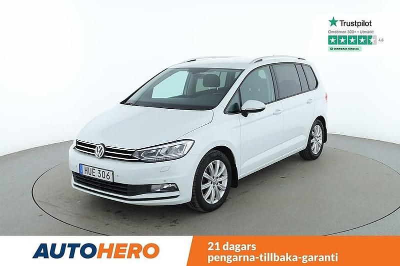 Vit Begagnad 2015 VW Touran Minibuss | 160 000 kr - Bild 1/4