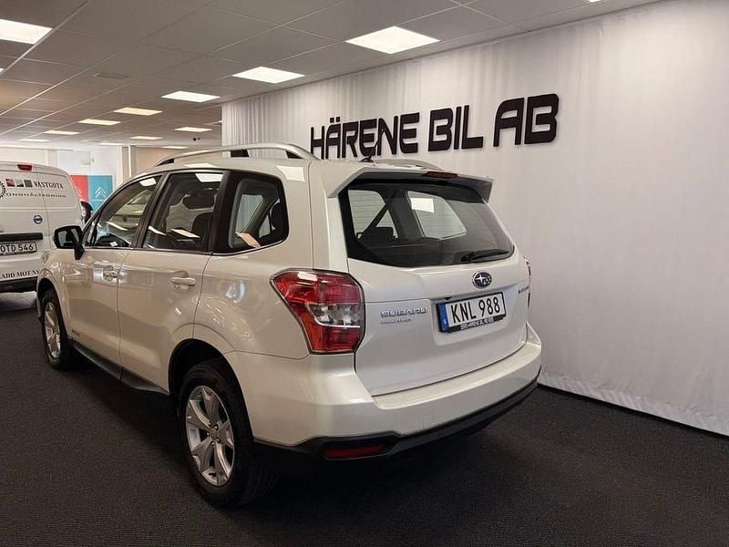 Begagnad Subaru Forester 150 HK (110 kW) 2014 Vit (satin white pearl) SUV