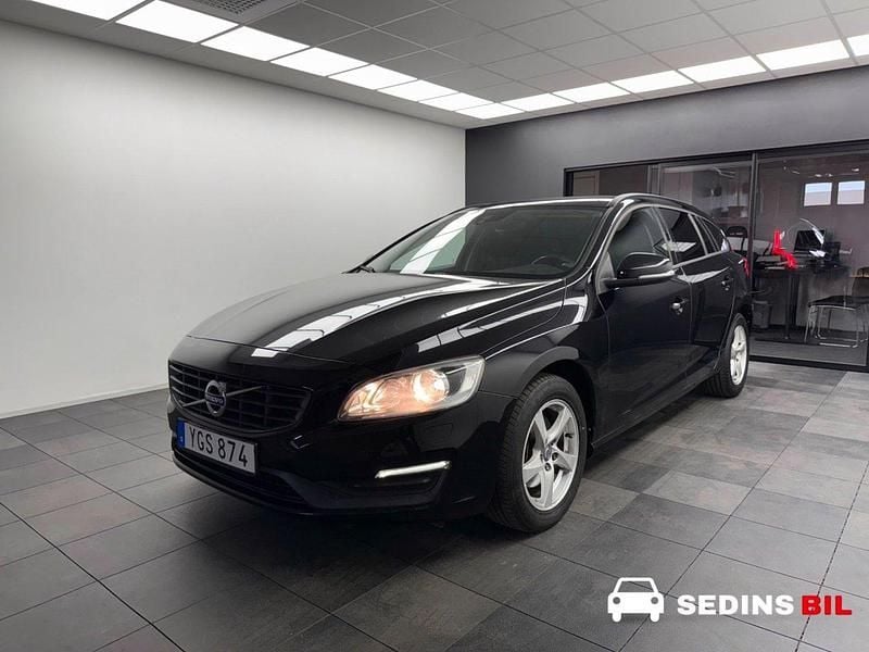 Svart Begagnad 2017 Volvo V60 Business Edition Kombi | 154 900 kr (Marknadspris) - Bild 1/4