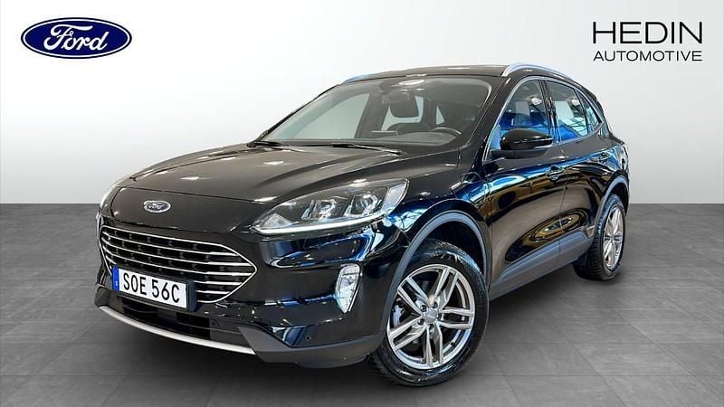Svart (black) Begagnad 2022 Ford Kuga Titanium SUV | 259 900 kr (Marknadspris) - Bild 1/4