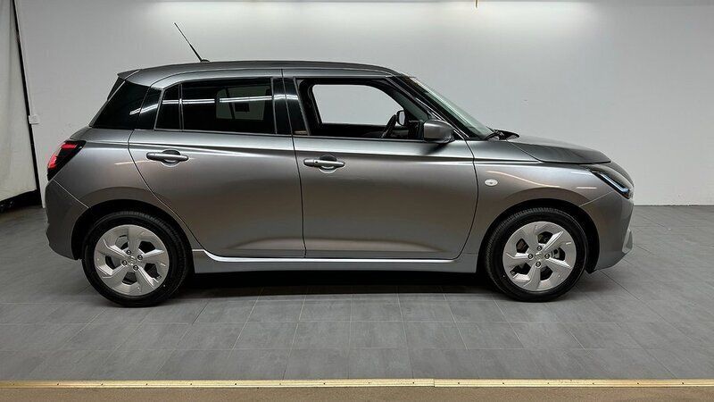 Begagnad Suzuki Swift 83 HK (61 kW) 2024 Grå Halvkombi