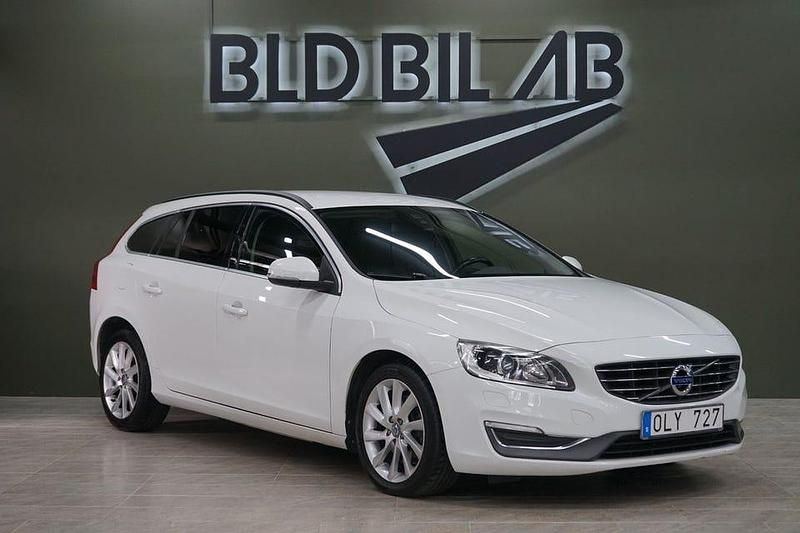 Vit Begagnad 2013 Volvo V60 Momentum Kombi | 149 900 kr (Marknadspris) - Bild 1/4