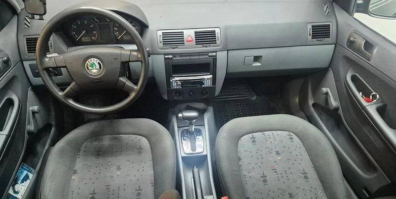 Begagnad Skoda Fabia 75 HK (55 kW) 2003 Mörkgrön Kombi