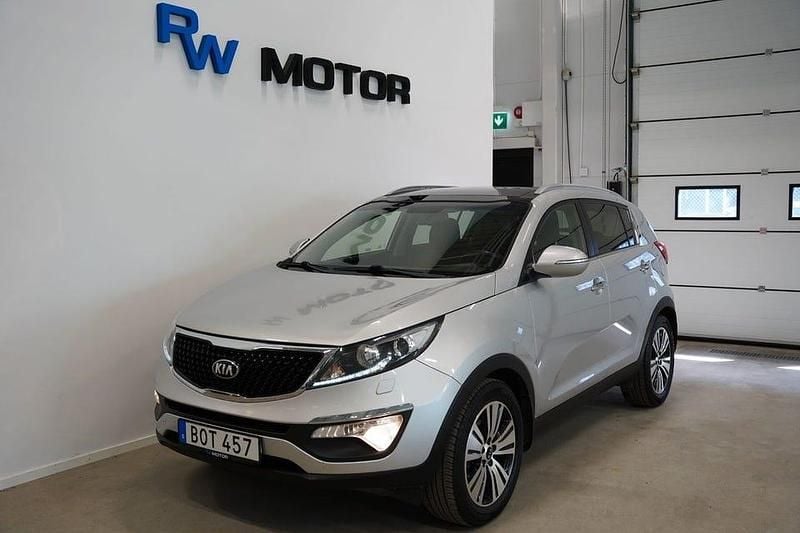 Ljusgrå (grå) Begagnad 2014 Kia Sportage Comfort SUV | 99 800 kr (Marknadspris) - Bild 1/4