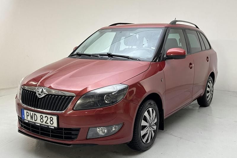 Röd Begagnad 2015 Skoda Fabia Kombi | 49 000 kr (Superpris) - Bild 1/4