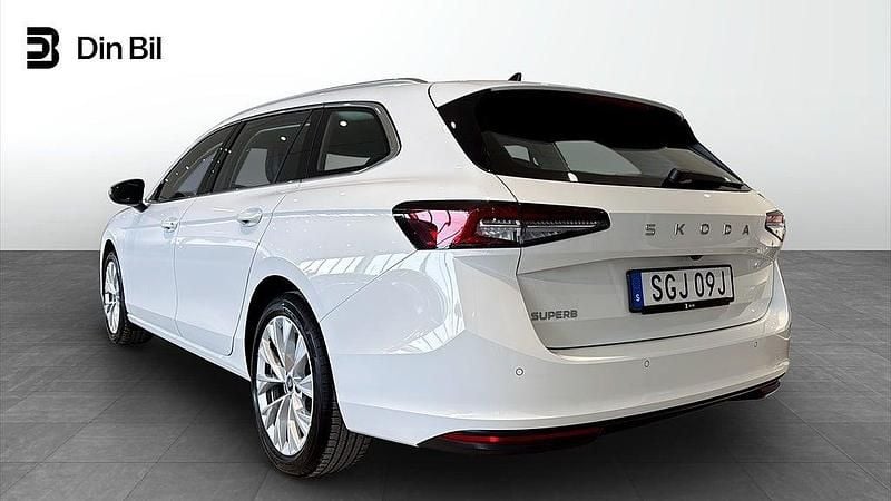 Begagnad Skoda Superb Selection 150 HK (110 kW) 2024 Vit Kombi