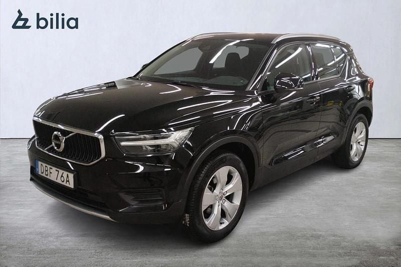 Svart Begagnad 2022 Volvo XC40 Momentum SUV | 289 000 kr (Superpris) - Bild 1/3