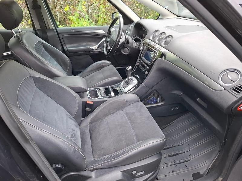 Begagnad Ford S-MAX Titanium 163 HK (119 kW) 2011 Minibuss