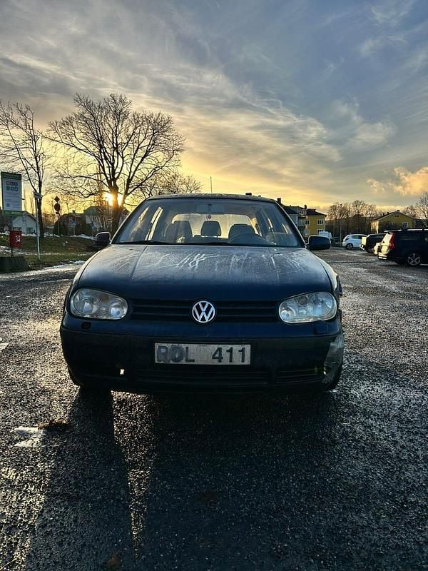 Begagnad 2001 VW Golf IV Halvkombi | 15 000 kr (Bra pris) - Bild 1/4