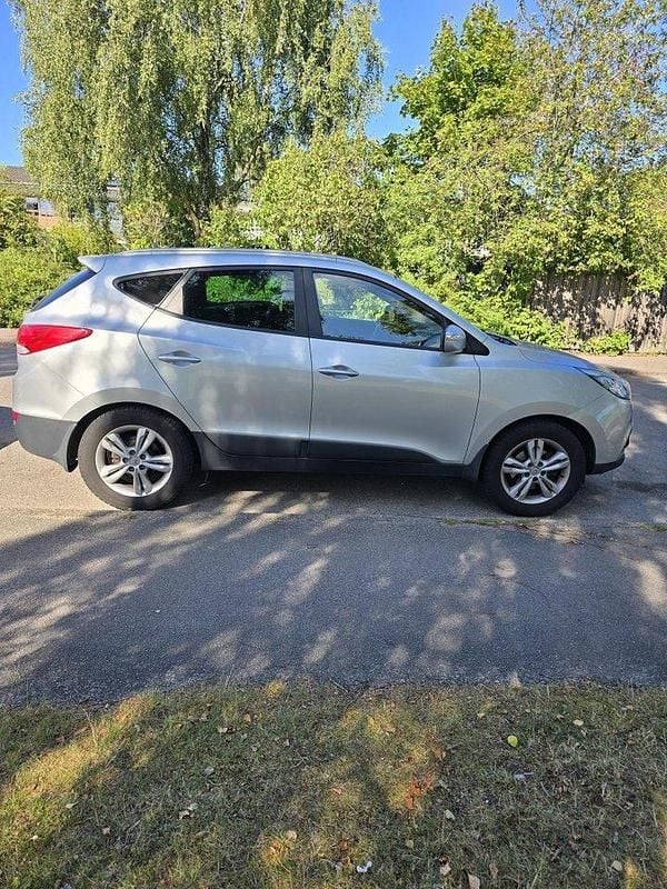Silver Begagnad 2012 Hyundai ix35 SUV | 80 000 kr (Marknadspris) - Bild 1/4