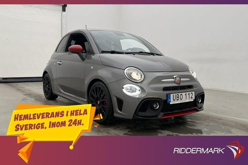 Grå Begagnad 2022 Abarth 595 Halvkombi | 199 800 kr (Marknadspris) - Bild 1/3