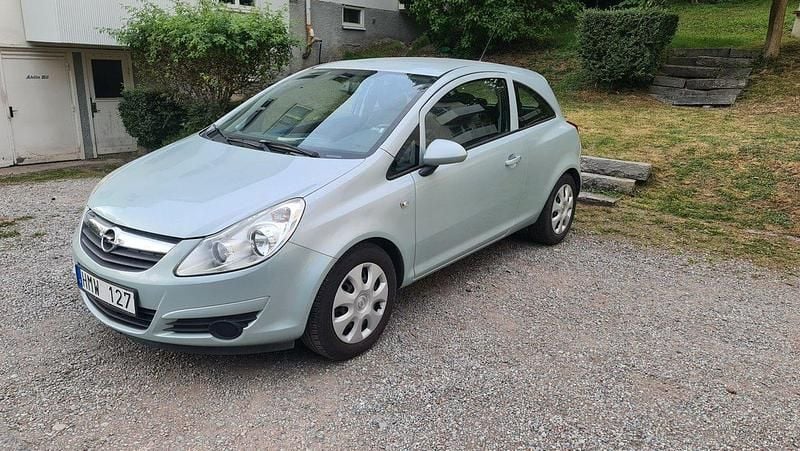 Grå Begagnad 2008 Opel Corsa Halvkombi | 37 900 kr (Marknadspris) - Bild 1/4