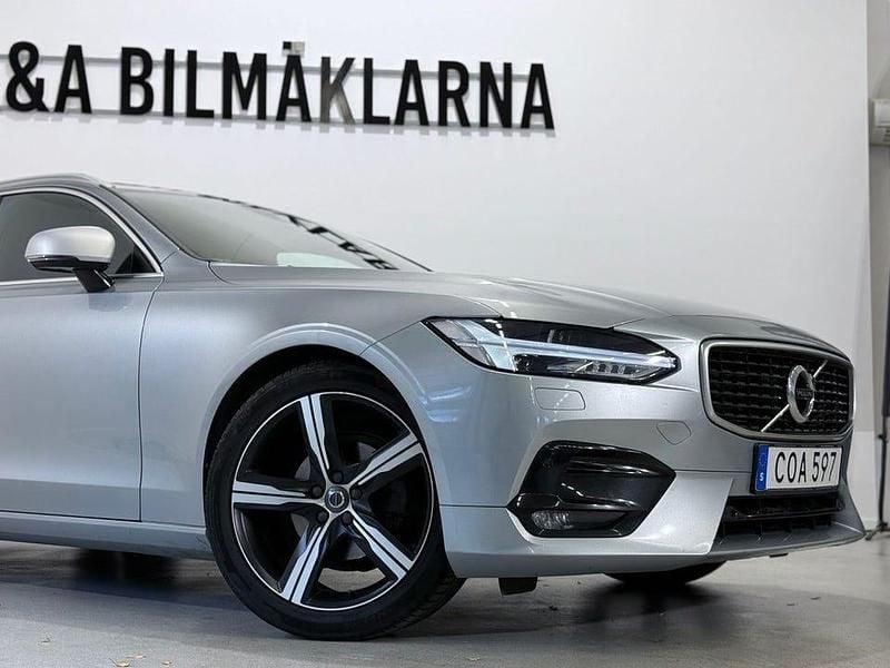 Begagnad Volvo V90 R-Design 150 HK (110 kW) 2018 Silver Kombi
