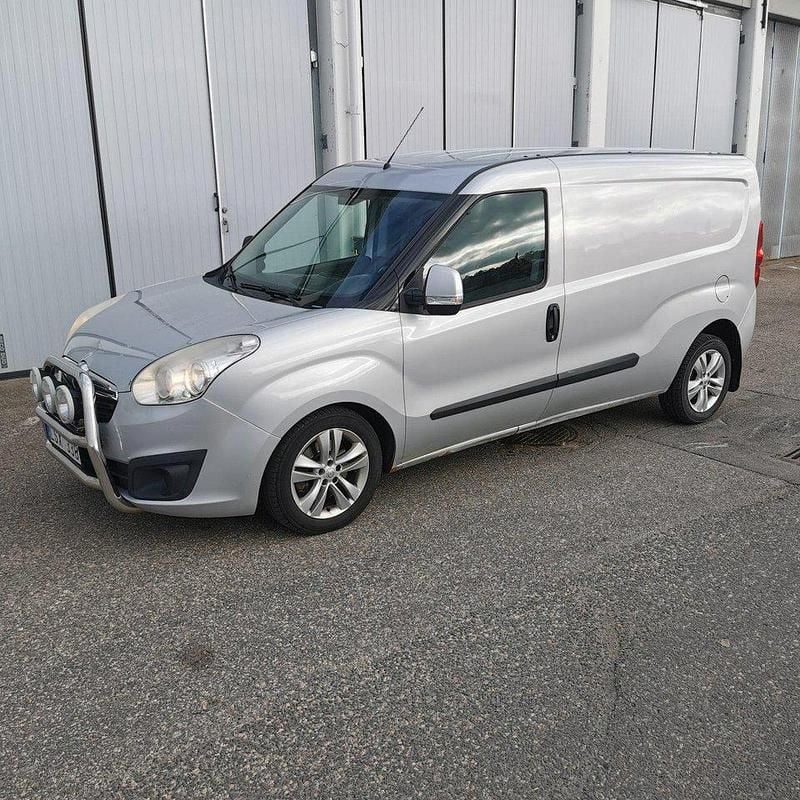Grå Begagnad 2013 Opel Combo Minibuss | 57 500 kr (Marknadspris) - Bild 1/4