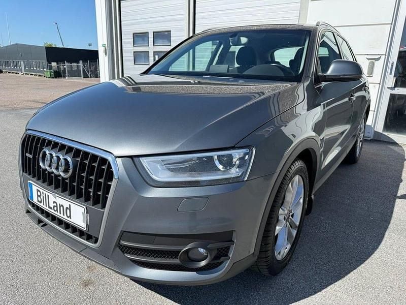 Grå Begagnad 2013 Audi Q3 Proline SUV | 109 900 kr (Bra pris) - Bild 1/4