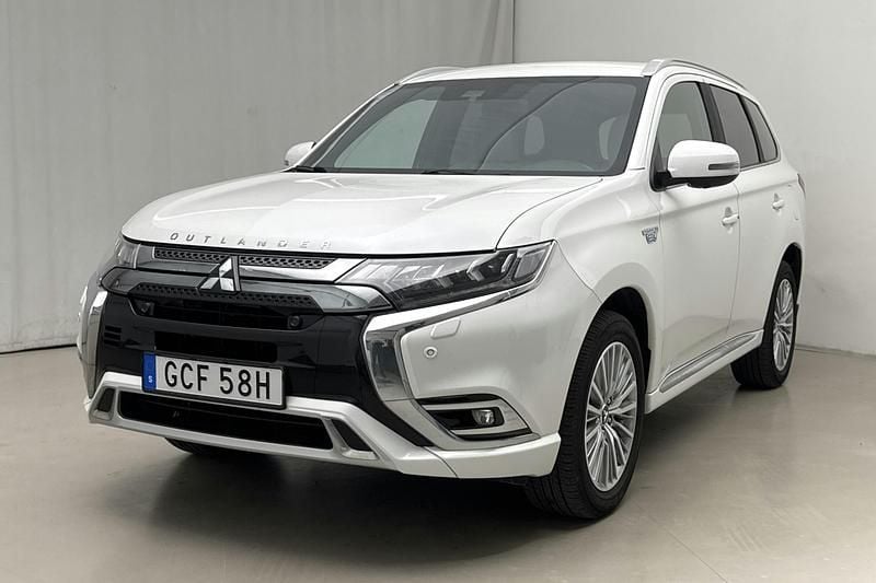 Vit Begagnad 2020 Mitsubishi Outlander SUV | 239 000 kr (Marknadspris) - Bild 1/4