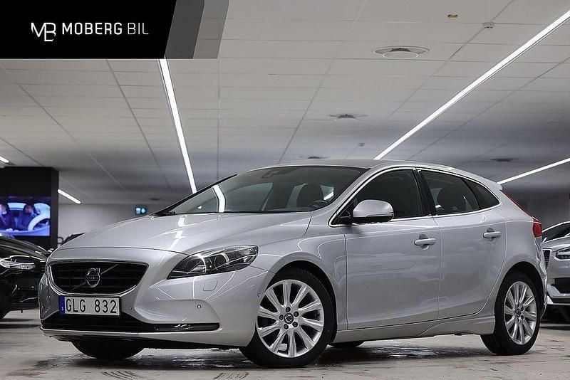 Begagnad Volvo V40 Summum 115 HK (84 kW) 2013 Ljusgrå Sedan