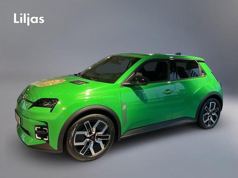 Grön Ny 2025 Renault 5 E-Tech Techno Halvkombi | 407 800 kr (Marknadspris) - Bild 1/4