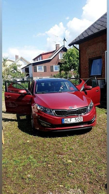 Röd Begagnad 2012 Kia Optima Sedan | 72 000 kr (Marknadspris) - Bild 1/4
