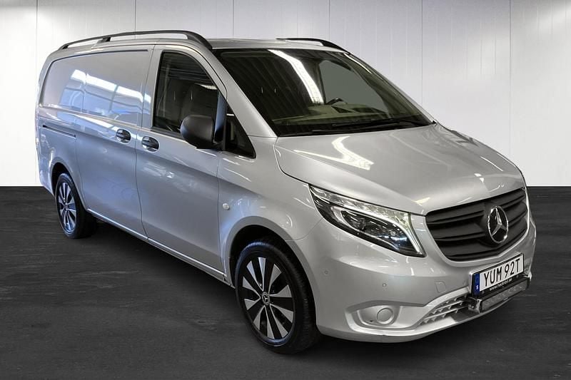 Svart Begagnad 2021 Mercedes Vito Edition 1 Minibuss | 299 000 kr - Bild 1/4