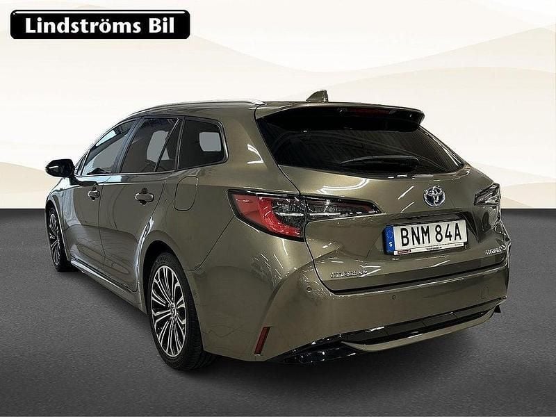 Begagnad Toyota Corolla Style 186 HK (136 kW) 2020 Grön Kombi