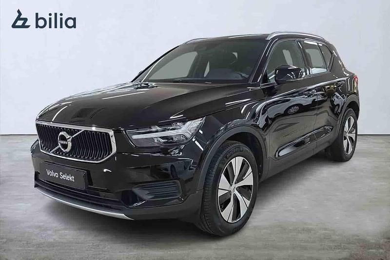 Svart Begagnad 2021 Volvo XC40 Momentum SUV | 309 000 kr (Marknadspris) - Bild 1/1