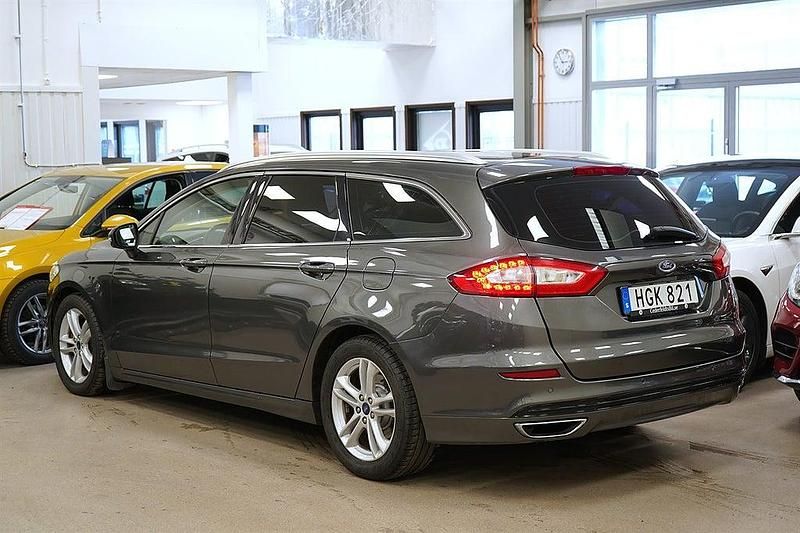 Begagnad Ford Mondeo Titanium 180 HK (132 kW) 2015 Grå Kombi