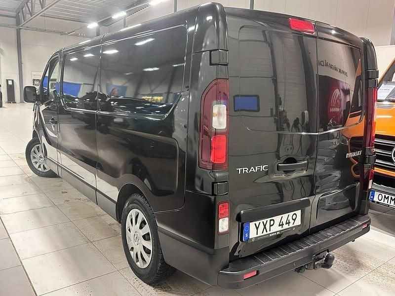 Begagnad Renault Trafic 120 HK (88 kW) 2018 Svart Minibuss