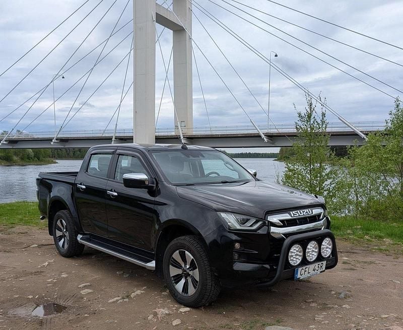 Svart Begagnad 2021 Isuzu D-Max Pickup | 350 000 kr - Bild 1/4