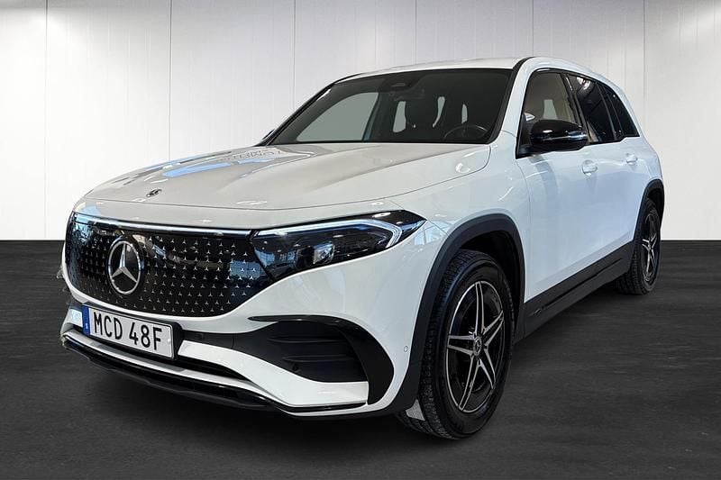 Vit Begagnad 2024 Mercedes EQB250+ AMG line SUV | 429 900 kr (Dyr) - Bild 1/4