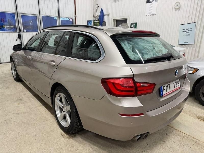 Begagnad BMW 525 204 HK (150 kW) 2010 Silver Kombi