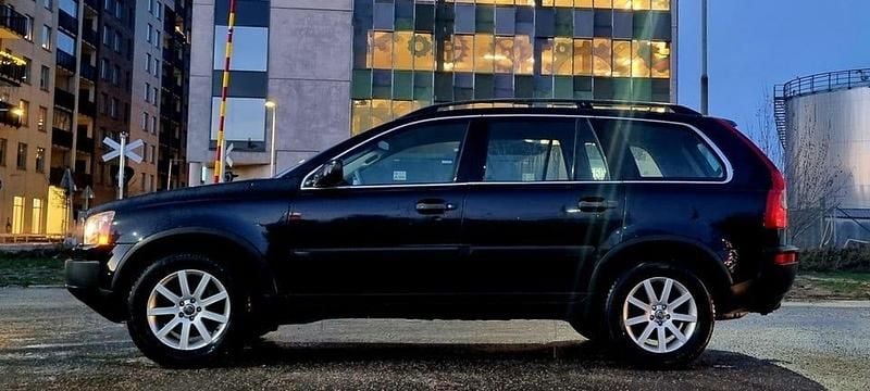 Begagnad Volvo XC90 165 HK (121 kW) 2005 Svartmettalic SUV