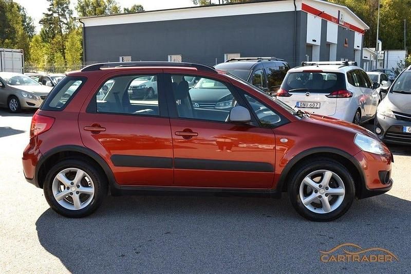 Begagnad Suzuki SX4 107 HK (78 kW) 2007 Orange Halvkombi